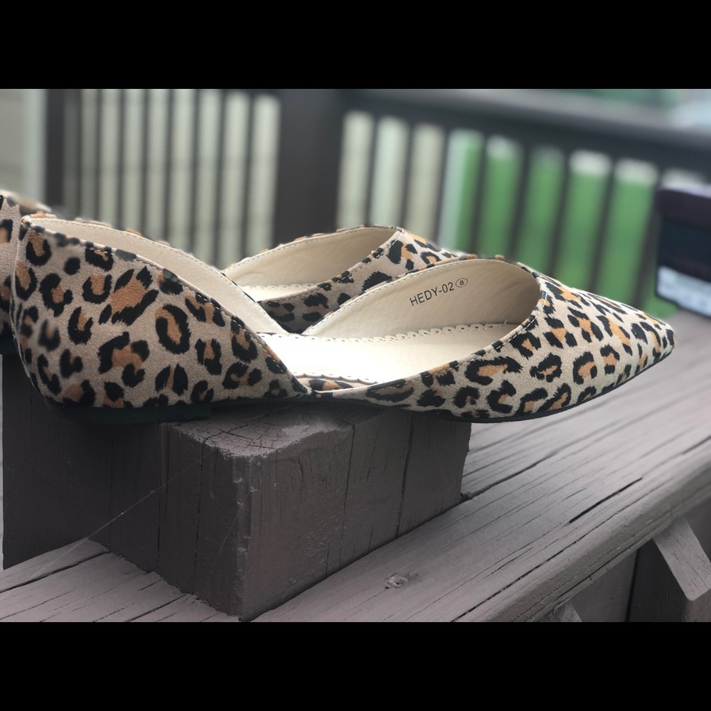 8.5 Leopard print vegan suede flats - Picture 3 of 6